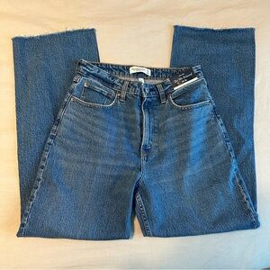 NWT Abercrombie 90s Relaxed Jean